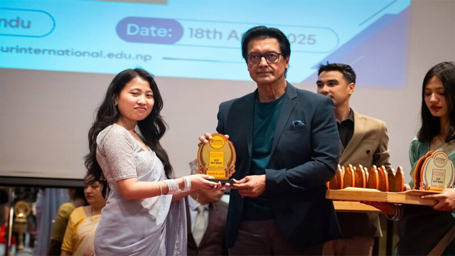 Beautiful Indian IT Girl sex Mms Taking Cum