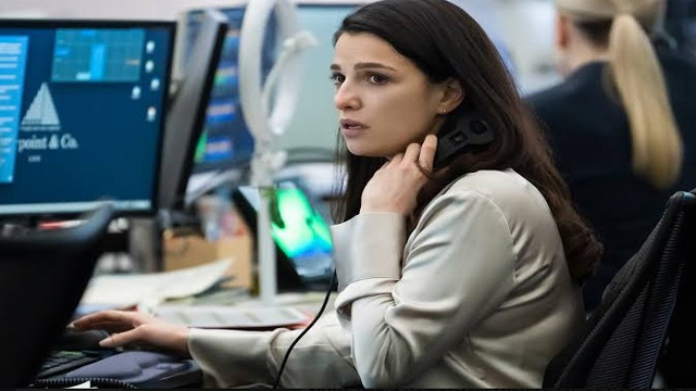 Beautiful Journalist Nude Debut – Completely Showing Jiggling Boobs